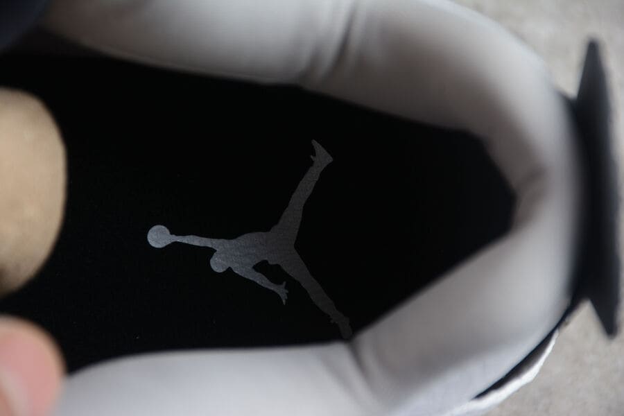 Sapatilhas Air Jordan 4 Military Black