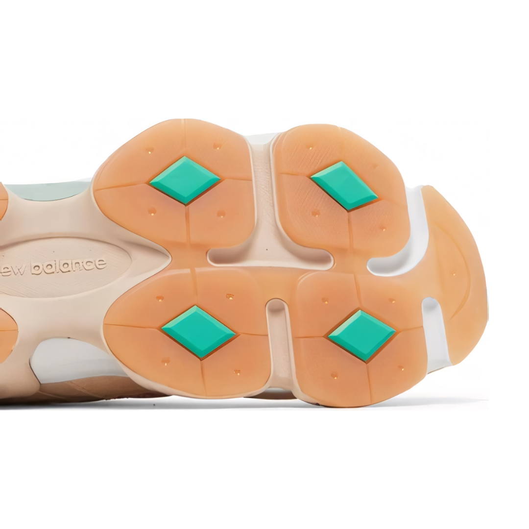 Tênis New Balance Joe Freshgoods x 9060 Penny Cookie Pink