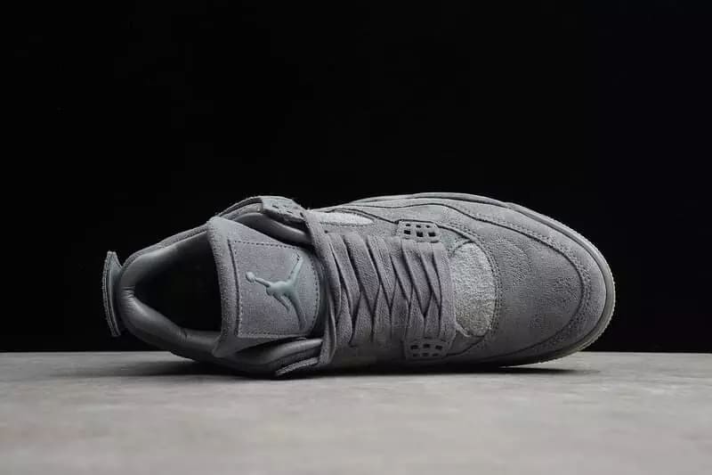 Sapatilhas Air Jordan 4 Retro Kaws Cool Grey