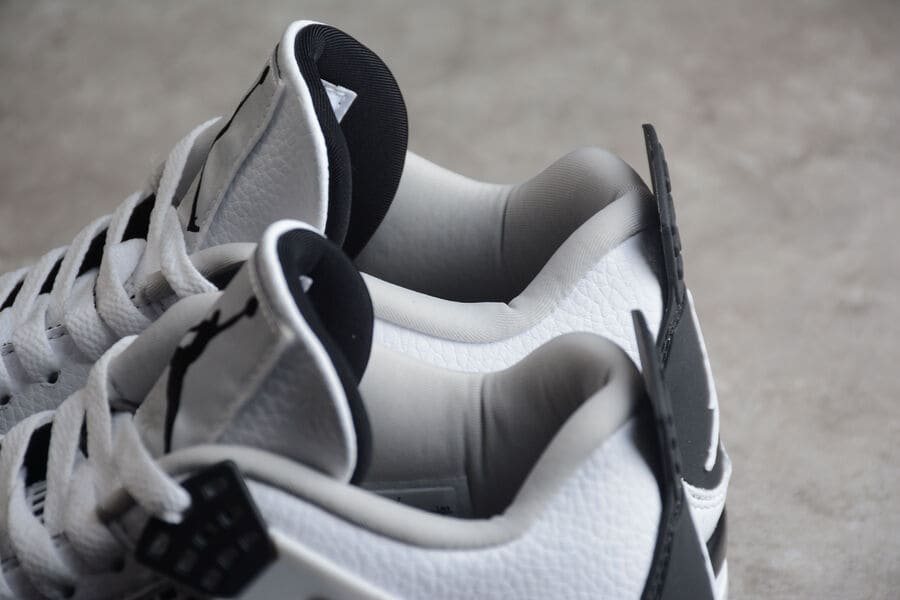 Sapatilhas Air Jordan 4 Military Black