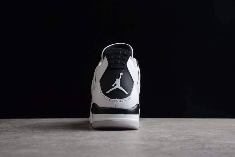 Sapatilhas Air Jordan 4 Military Black