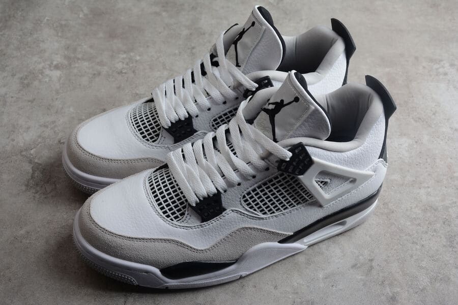 Sapatilhas Air Jordan 4 Military Black