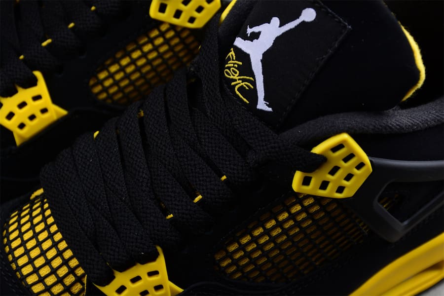 Sapatilhas Air Jordan 4 Thunder