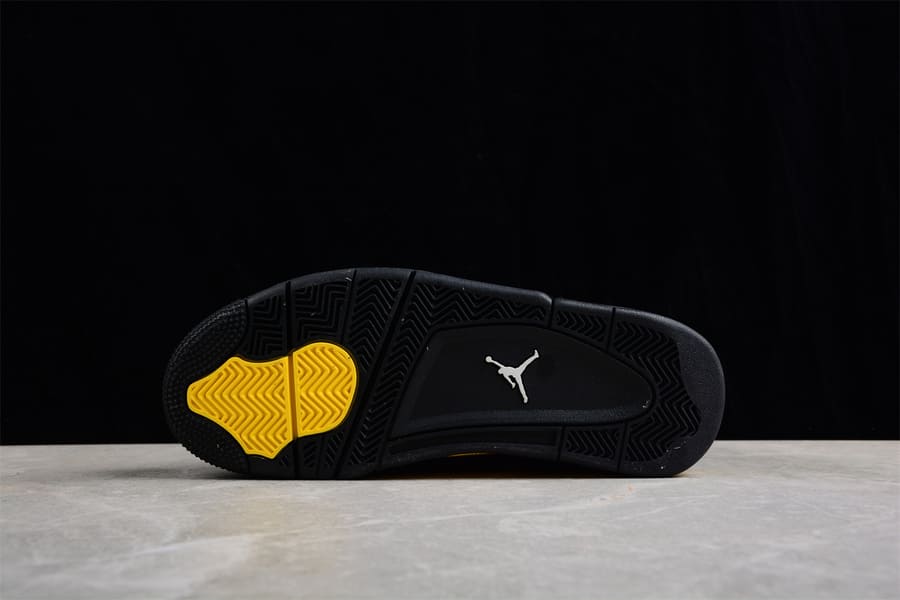 Sapatilhas Air Jordan 4 Thunder