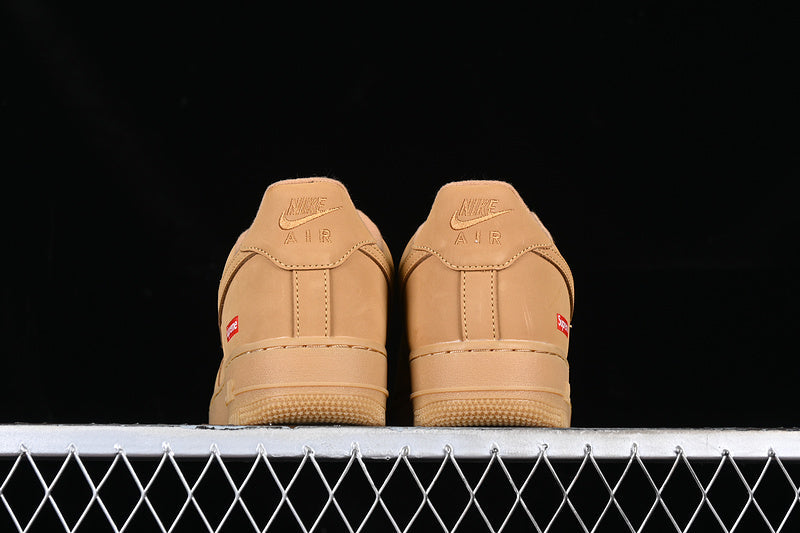 Sapatilhas Air Force 1 Supreme Wheat